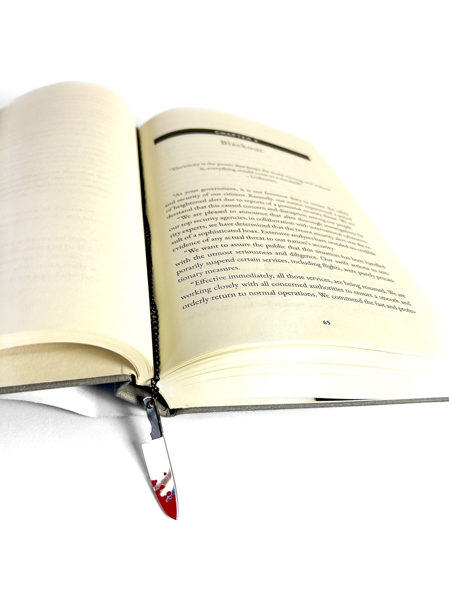 ๐ช Blackout Bloodied Knife Book Charm