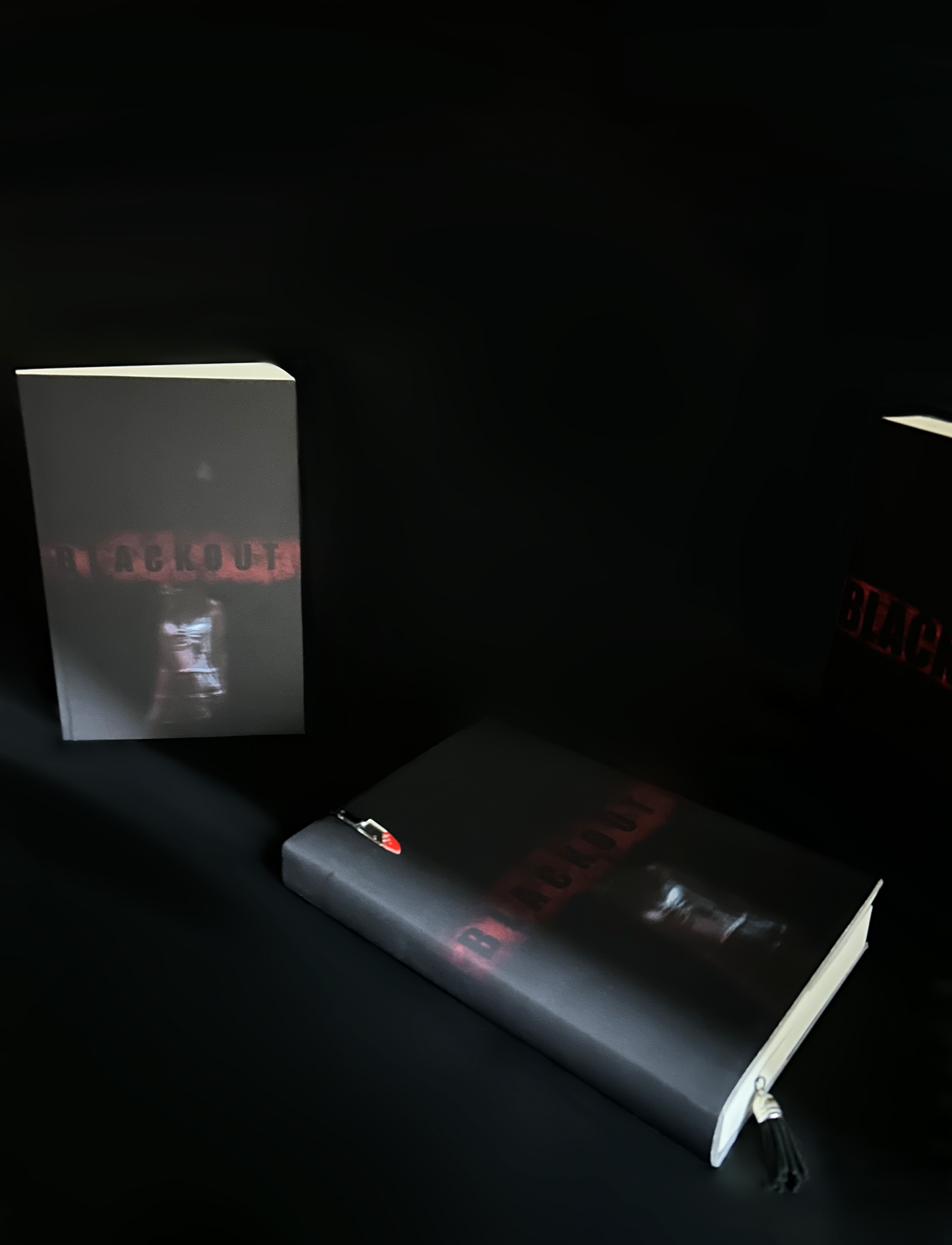 ๐ช Blackout Bloodied Knife Book Charm