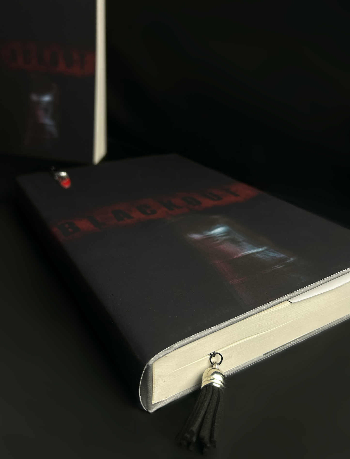๐ช Blackout Bloodied Knife Book Charm